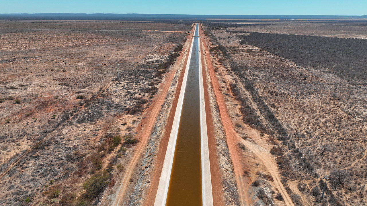 42 km canal em operação
